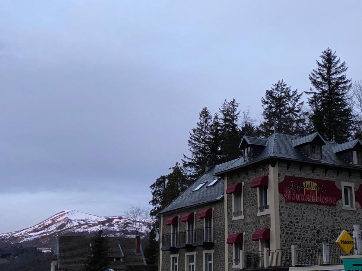 Hotel La Bonne Hotesse Chambon-sur-Lac Exterior foto