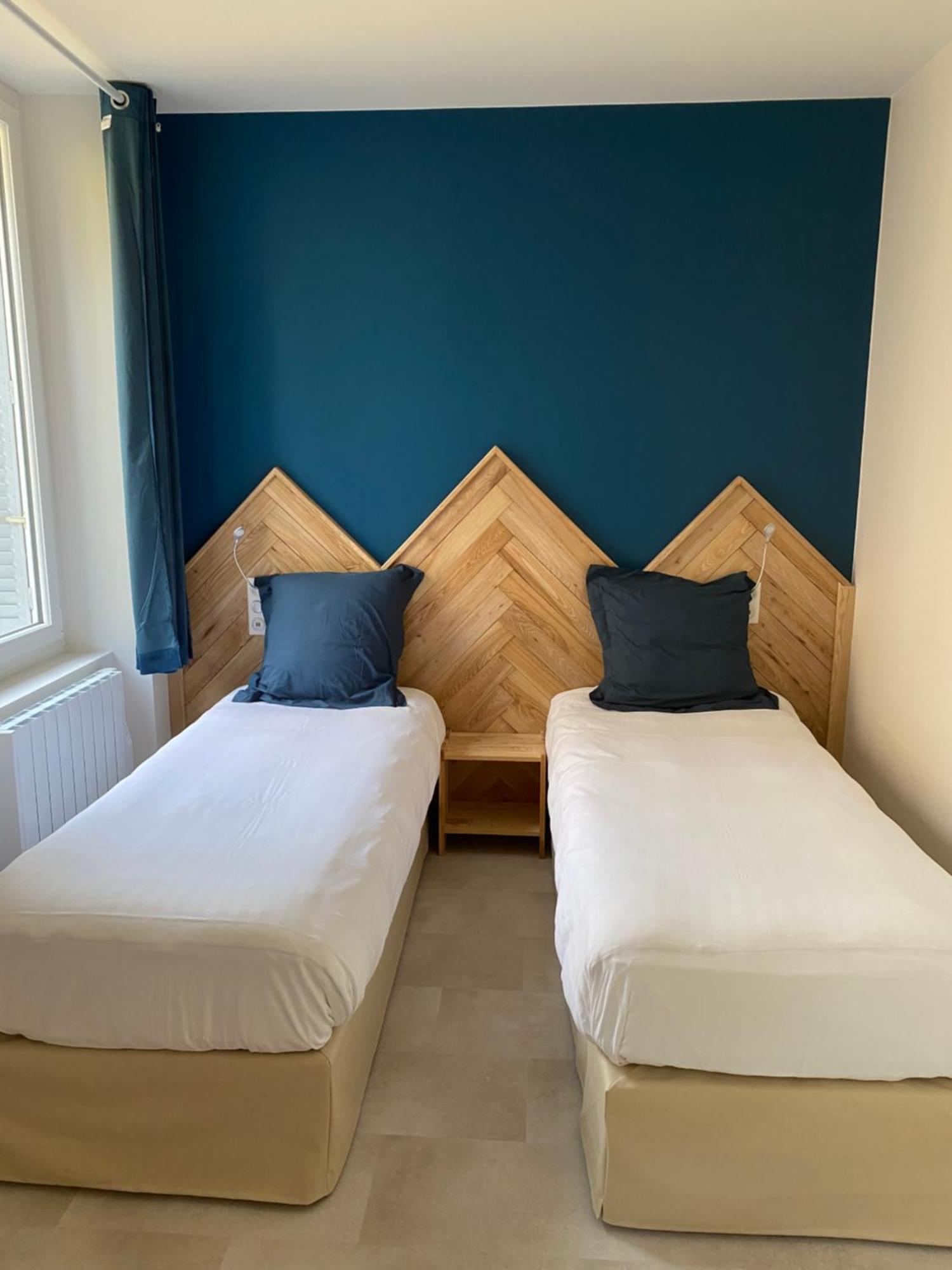Hotel La Bonne Hotesse Chambon-sur-Lac Habitación foto