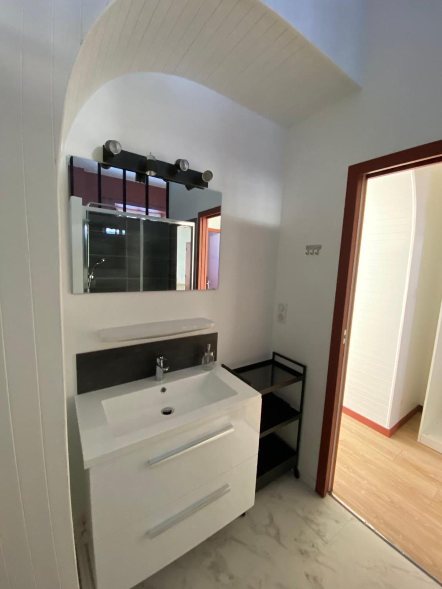 Hotel La Bonne Hotesse Chambon-sur-Lac Habitación foto